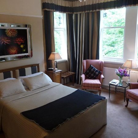 ハロゲート Alexandra Court Bed & Breakfast エクステリア 写真