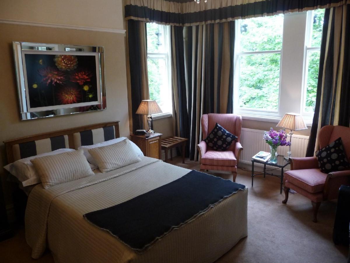 ハロゲート Alexandra Court Bed & Breakfast エクステリア 写真