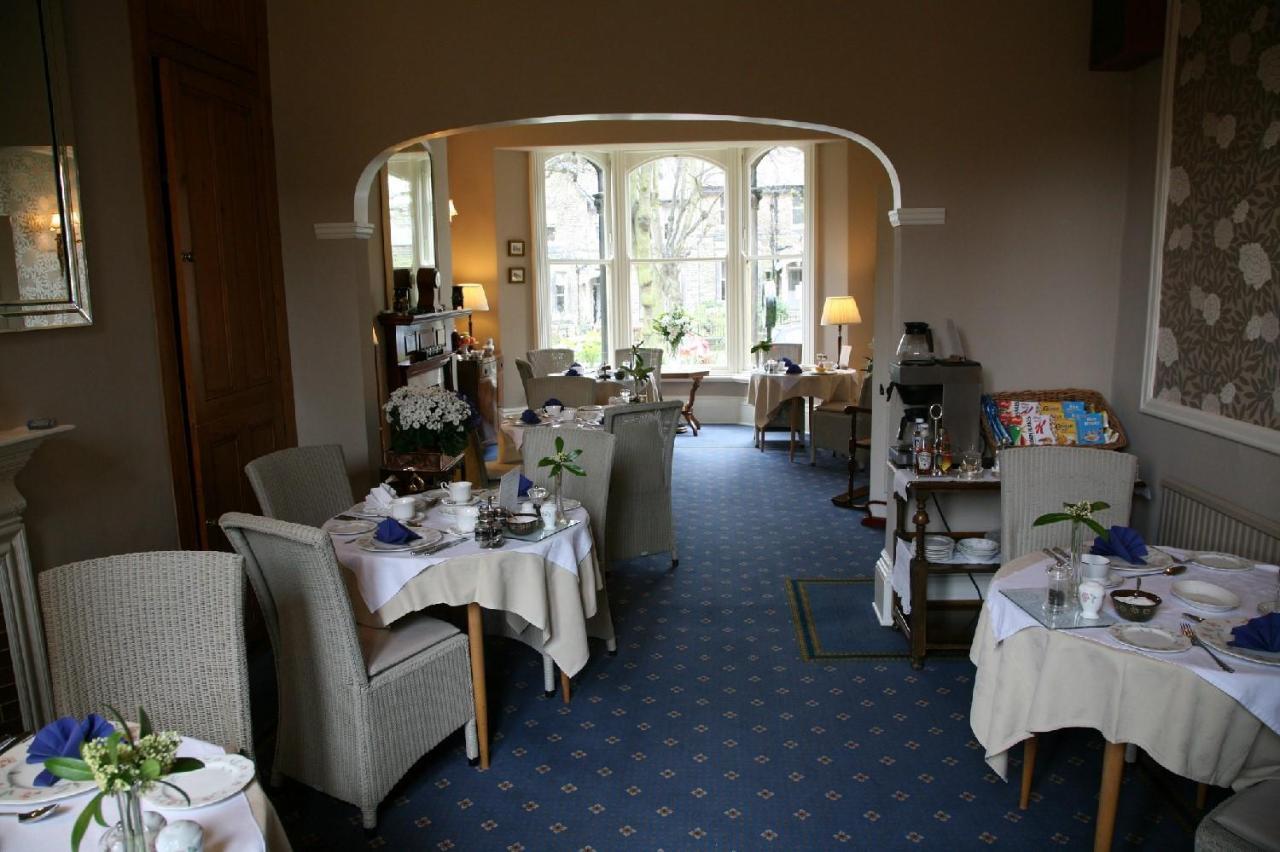 ハロゲート Alexandra Court Bed & Breakfast エクステリア 写真