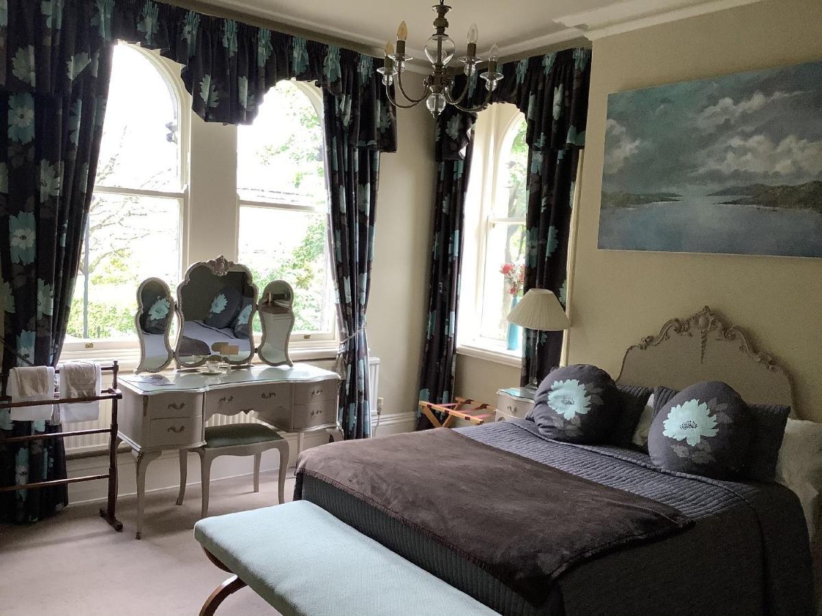 ハロゲート Alexandra Court Bed & Breakfast エクステリア 写真